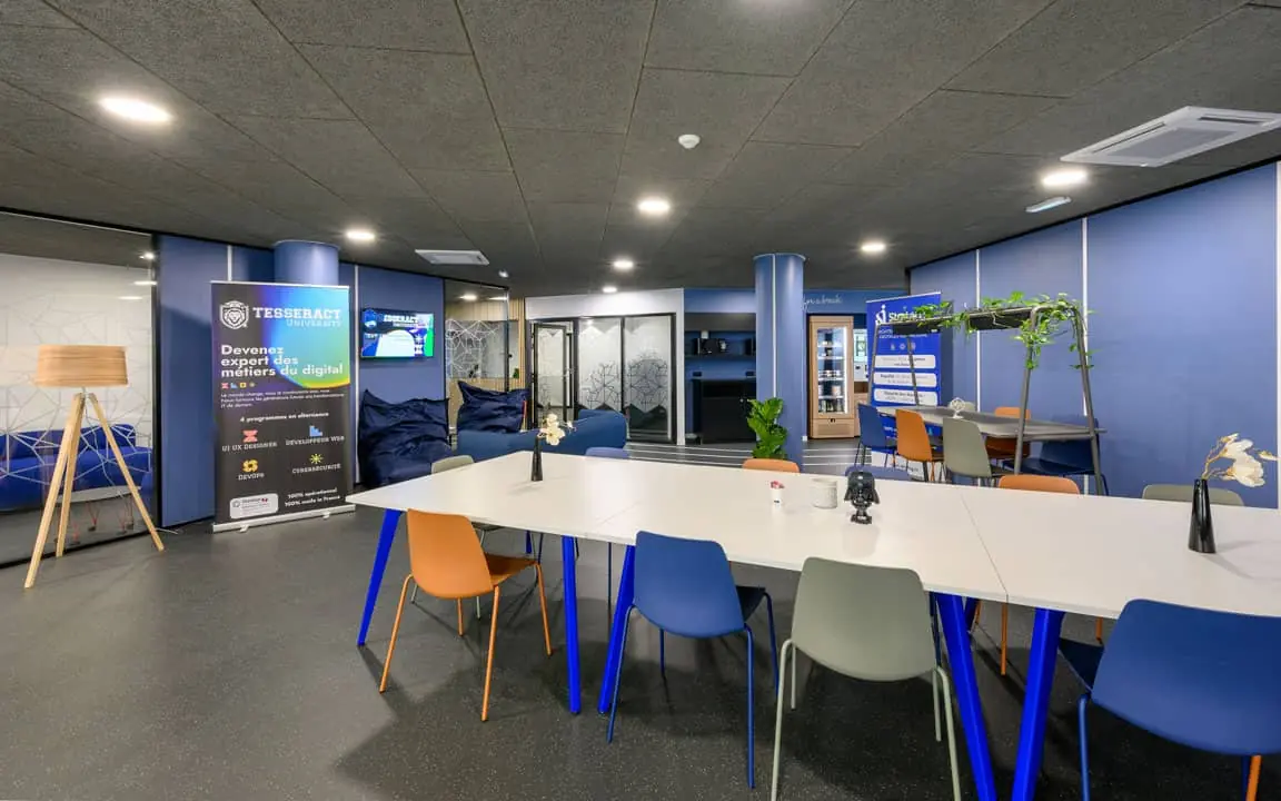 Espace de vie et de coworking du campus de Tesseract University, école digitale à Toulouse